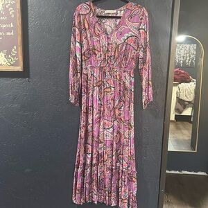 Beautiful purple paisley dress with buttons down the top.
